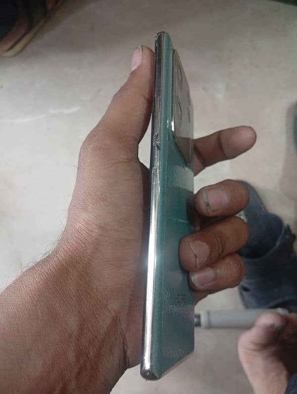 infinix zero 30 daba be sath hy 4