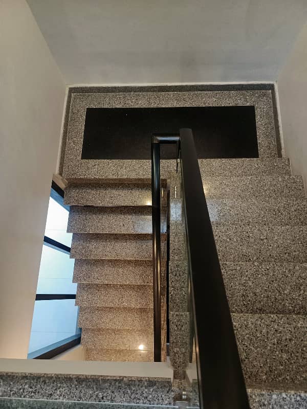 10 Marla House available on Rent Phase 5 Dha Lahore 5