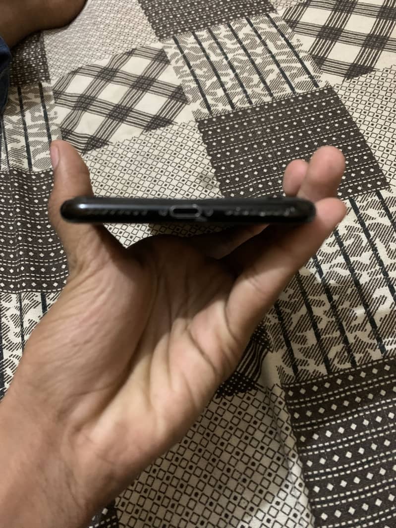 iPhone 7Plus 128 gb pta approved 1