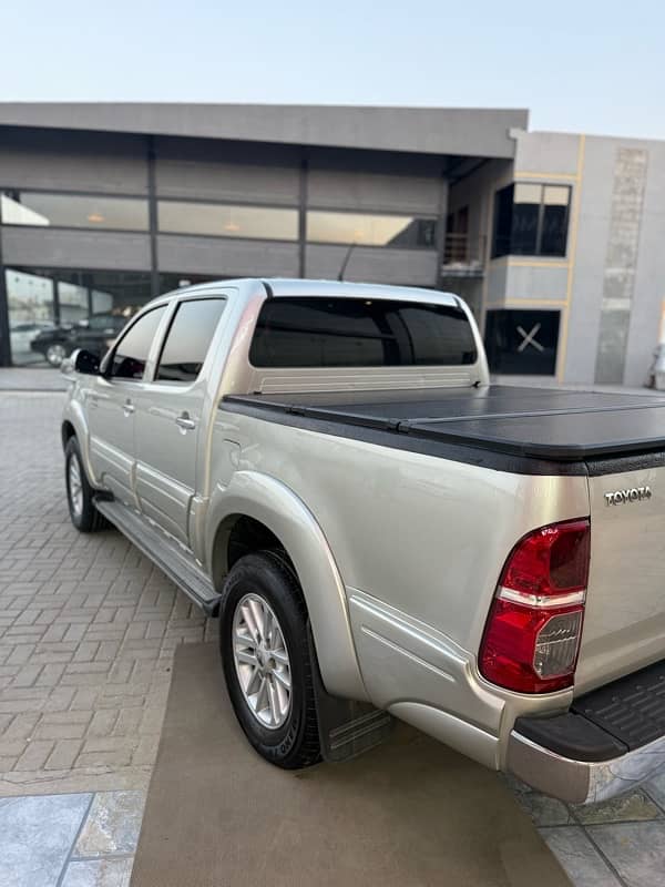Toyota Hilux 2013 3