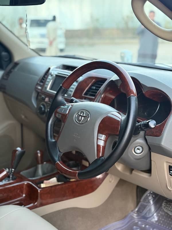 Toyota Hilux 2013 8