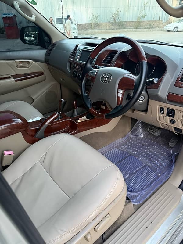 Toyota Hilux 2013 9
