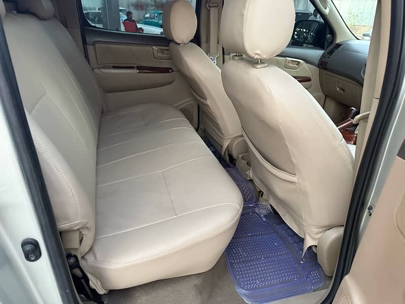 Toyota Hilux 2013 11