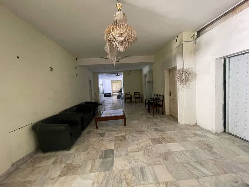 18,000 Sqft 2-Floor Independent Building for Rent at Prime Location Main Kalma Chowk, Lahore 5