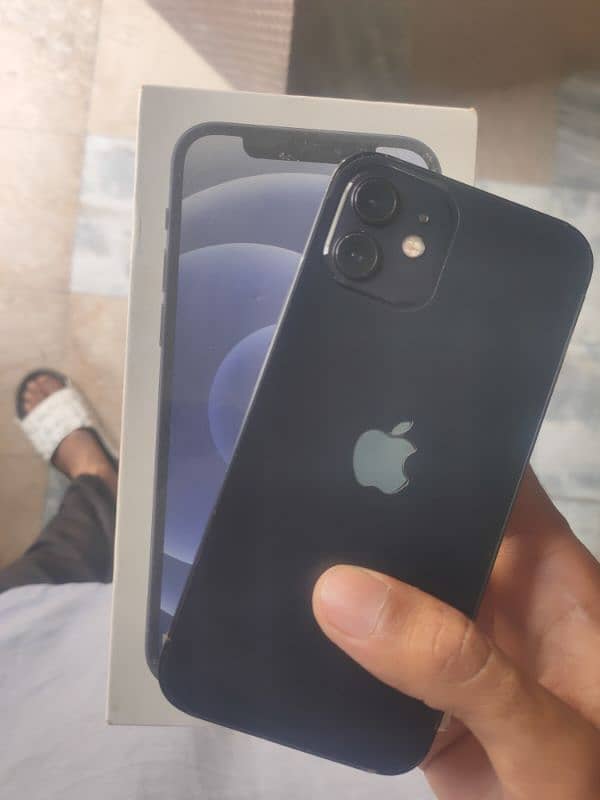 iPhone 12 . (64GB) Factory unlocked 4