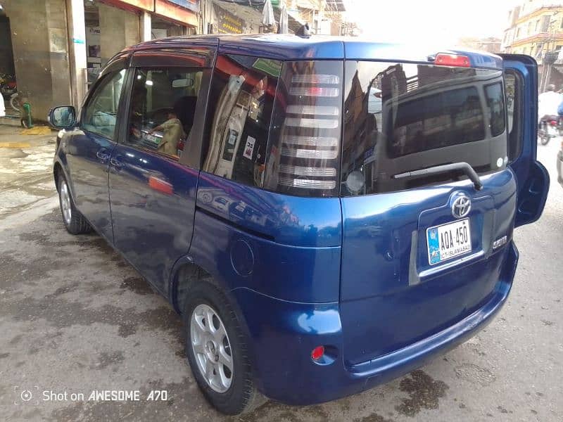 Toyota Sienta 2005 1