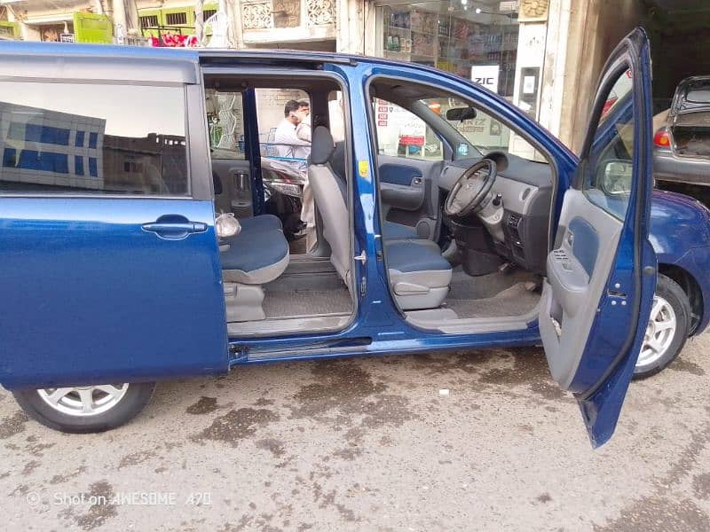Toyota Sienta 2005 3