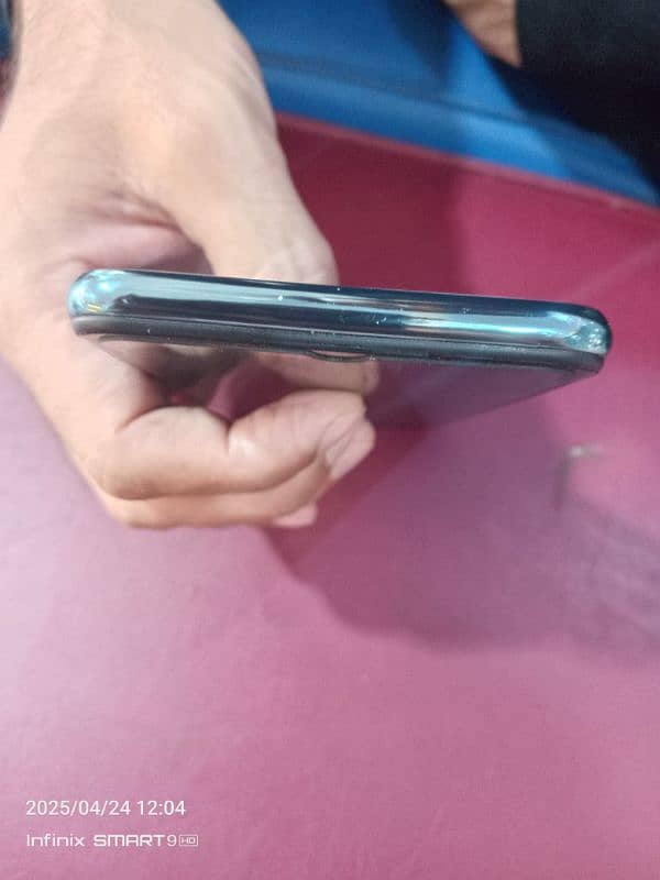 vivo s1 8 gb 256gb condition 10/10 only phone no box no charger 0
