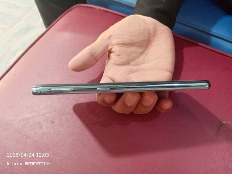 vivo s1 8 gb 256gb condition 10/10 only phone no box no charger 3