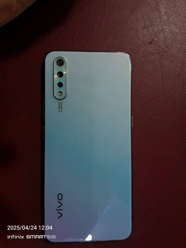 vivo s1 8 gb 256gb condition 10/10 only phone no box no charger 5