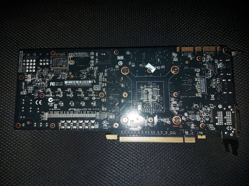 NVIDIA GTX 680 FOUNDER'S EDITION 1