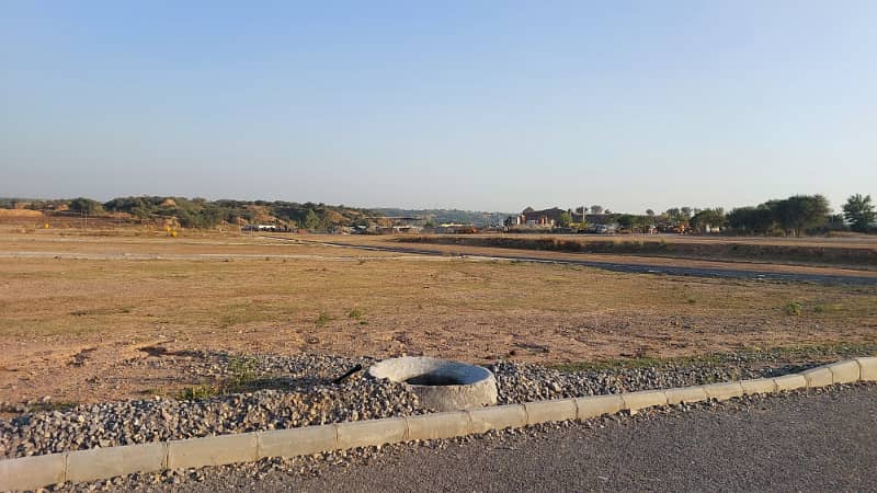 8 Marla Residential Plot | K Block | Bahria Town Phase 8 | Solid & Cutting Land | 43 Lac Only 5