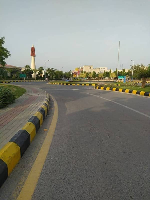 8 Marla Corner Plot For Sale Bahria Nasheman, Lahore 1