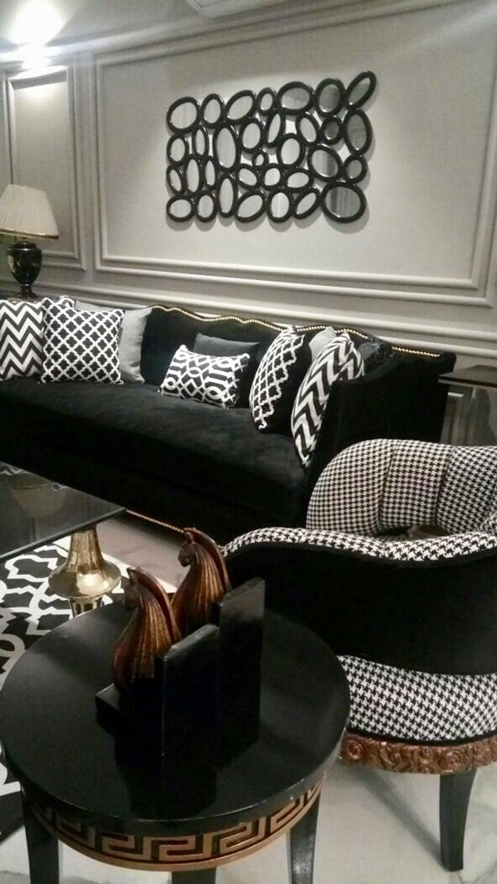 Luxury And Beautiful Prime Location Full Furnished Apartment For Rent In Main Gulberg Lahore Drowning Dining Room Kitchen Tv Lounge Servant Quarter Car Parking With Swimming Pool And Gym 24 Hours Security And Electricity Back Up 5