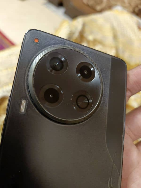 Camon 30 1