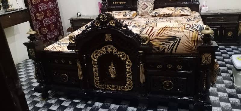 double bed with 2side table's/ bed for sale / wooden bed 1