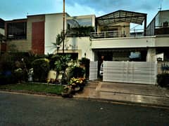 10 Marla Owner Build Well Maintained Bungalow for sale Phase 8 DHA Lahore