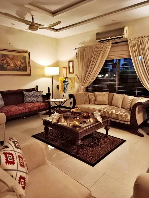 10 Marla Owner Build Well Maintained Bungalow for sale Phase 8 DHA Lahore 2