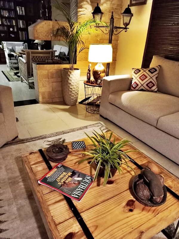 10 Marla Owner Build Well Maintained Bungalow for sale Phase 8 DHA Lahore 7