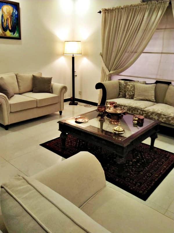 10 Marla Owner Build Well Maintained Bungalow for sale Phase 8 DHA Lahore 17