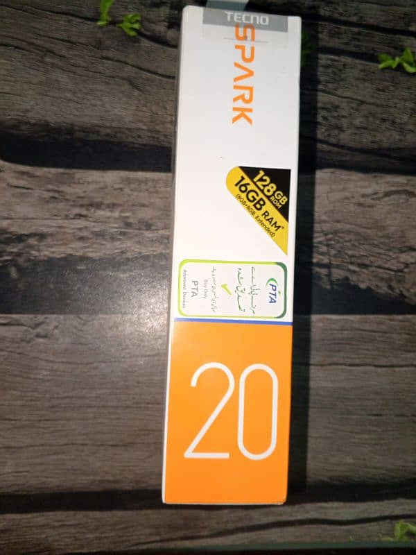 Tecno spark 20 8