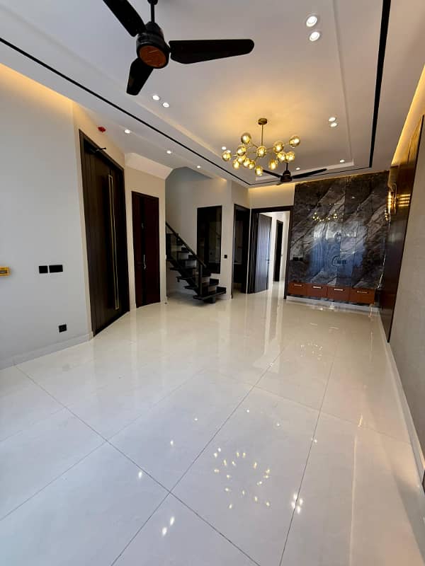 Luxury Modern Design House For Rent In Best Location Of DHA 0