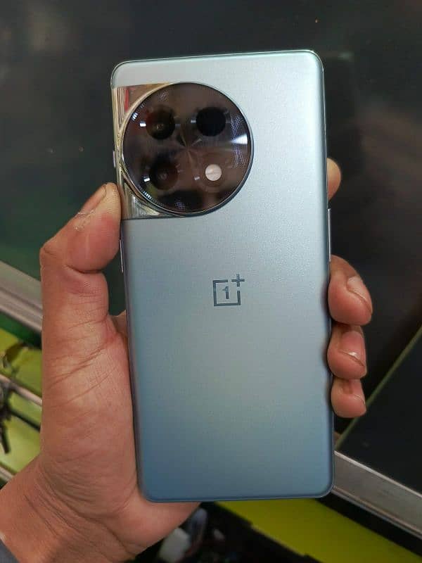 one plus 11r   16  /  256  urgent sale 7