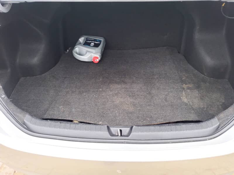 Yaris Mint Condition 6
