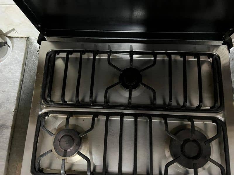 Cooking Range in Excellent Condition 1