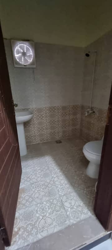 Affordable Lower Portion Of 600 Square Yards Is Available For rent 4