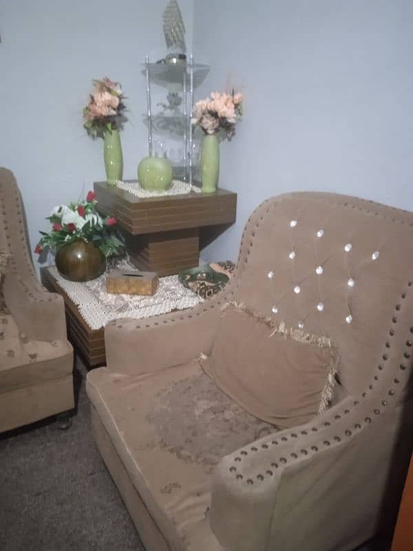 sofa set and dewan very good condition urgent sale 2