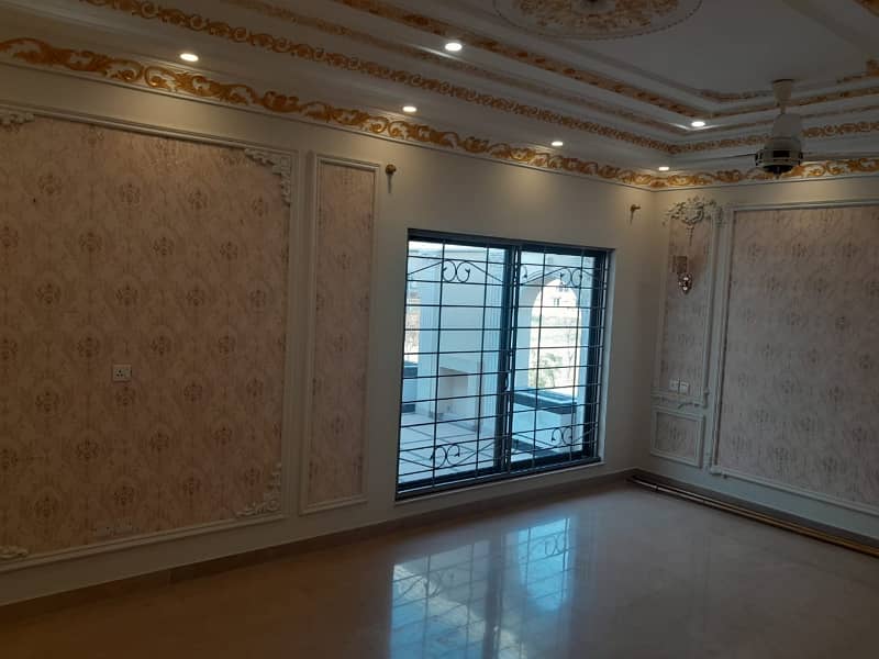 1 Kanal Lavish Upper Portion On Top Location For Rent in DHA Phase 7 Lahore 2