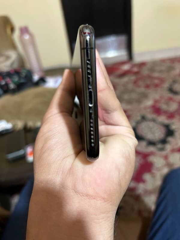 iphone xs max up for sale 4