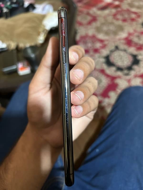 iphone xs max up for sale 5