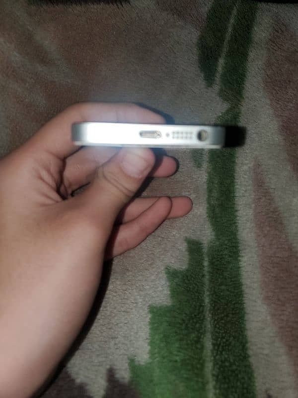 Apple Iphone 5s non PTA 5