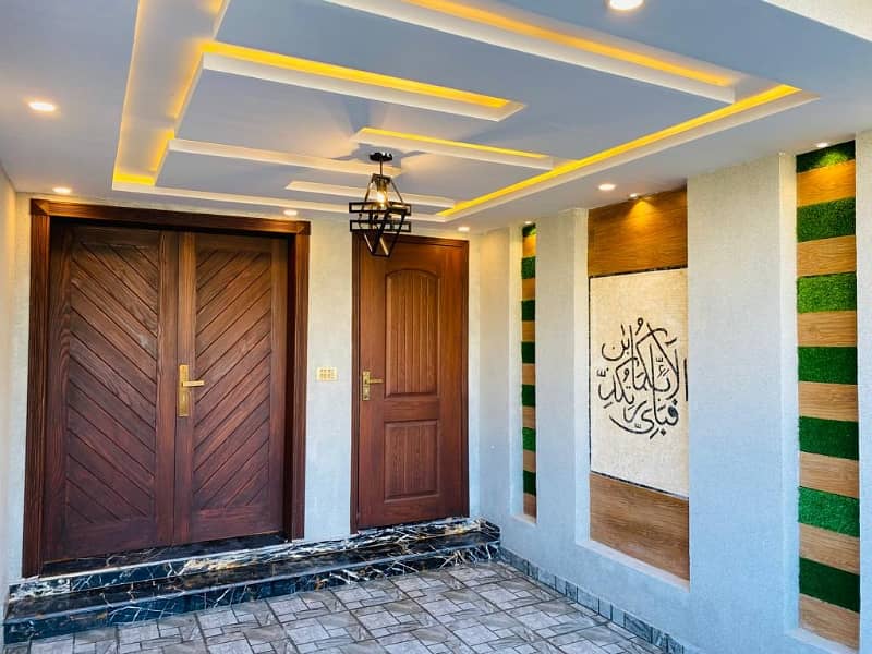 5 Marla Luxury House Available For Sale Bahria Nasheman Lahore (Just 1 Year Use) 0