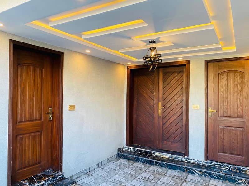 5 Marla Luxury House Available For Sale Bahria Nasheman Lahore (Just 1 Year Use) 4