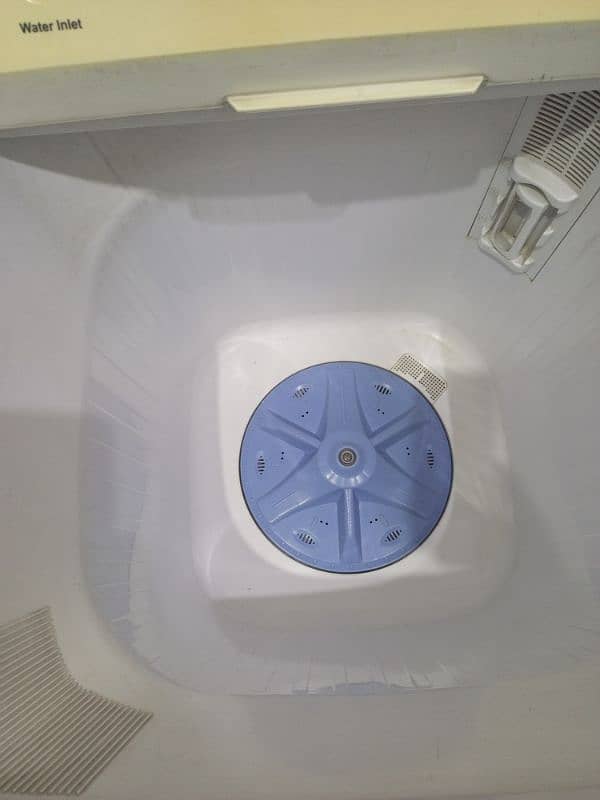 Dawlance Washing Machine and Bright Spinner. 2