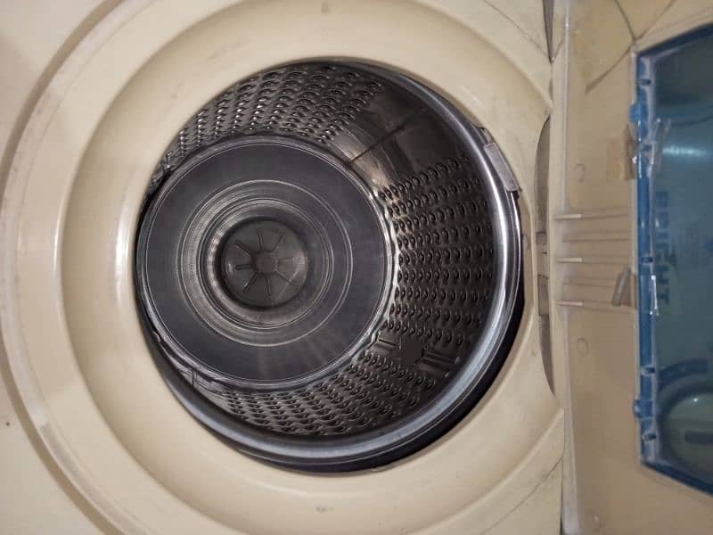 Dawlance Washing Machine and Bright Spinner. 3