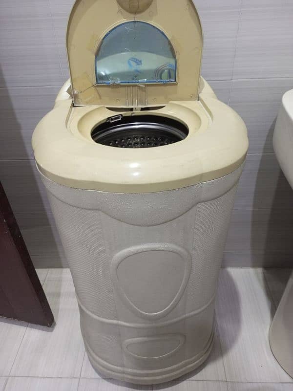 Dawlance Washing Machine and Bright Spinner. 5