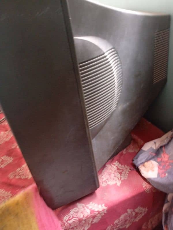 L. G Old style t. v 1