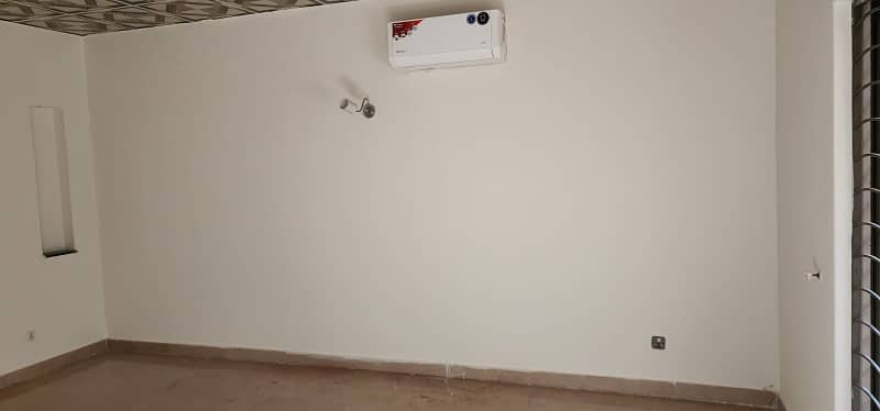 1 Kanal Lavish Upper Portion On Top Location For Rent in DHA Phase 3 Lahore 9