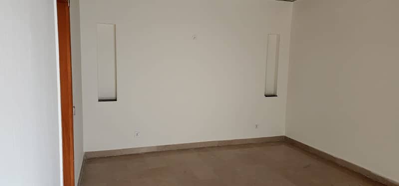 1 Kanal Lavish Upper Portion On Top Location For Rent in DHA Phase 3 Lahore 10