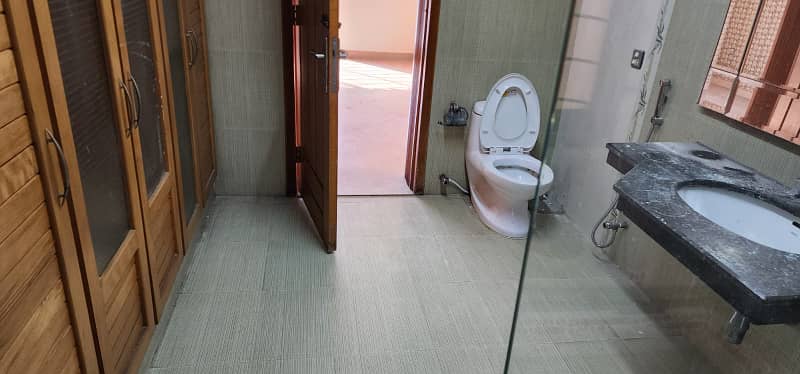 1 Kanal Lavish Upper Portion On Top Location For Rent in DHA Phase 3 Lahore 28