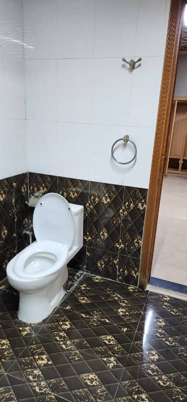 1 Kanal Lavish Upper Portion On Top Location For Rent in DHA Phase 3 Lahore 42