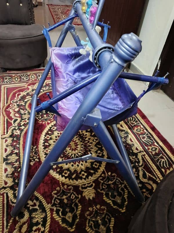 Baby Folding Swing new condition 2