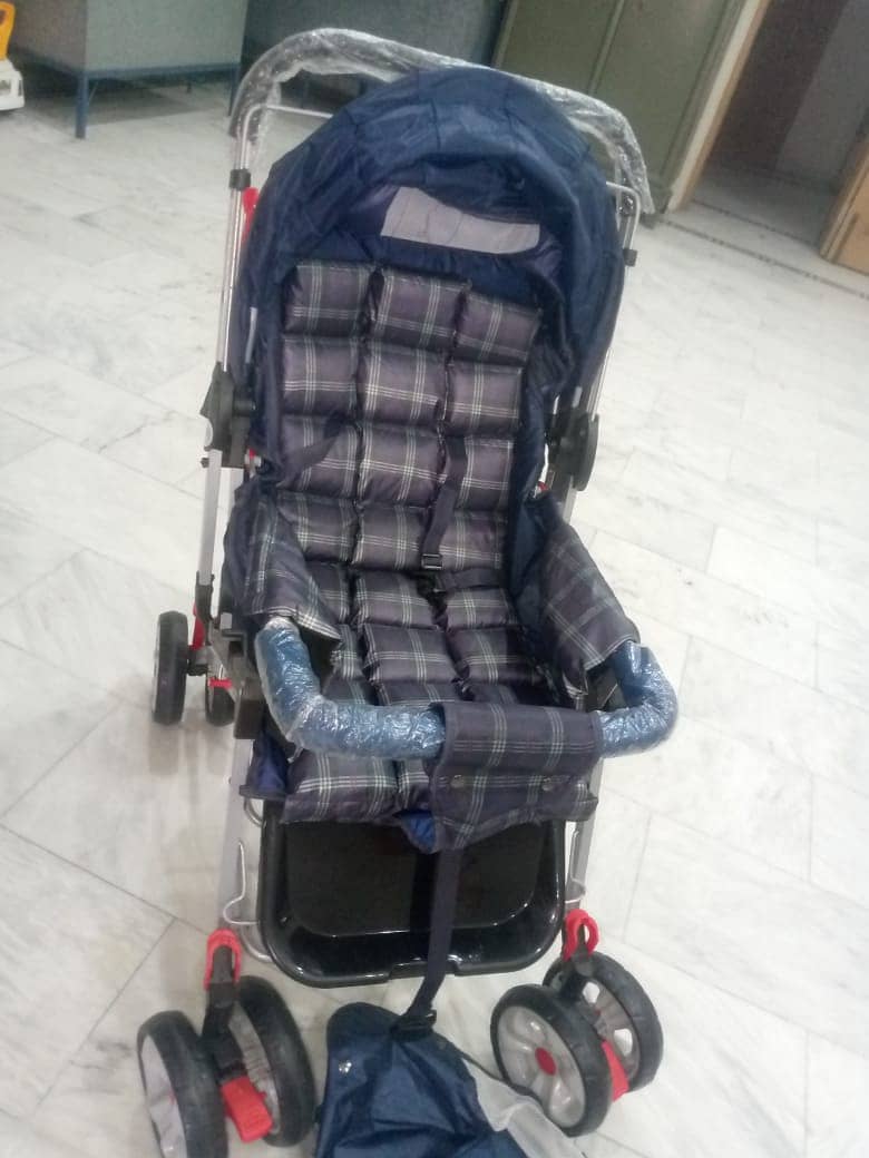 Babay pram available 10/10 condition 5