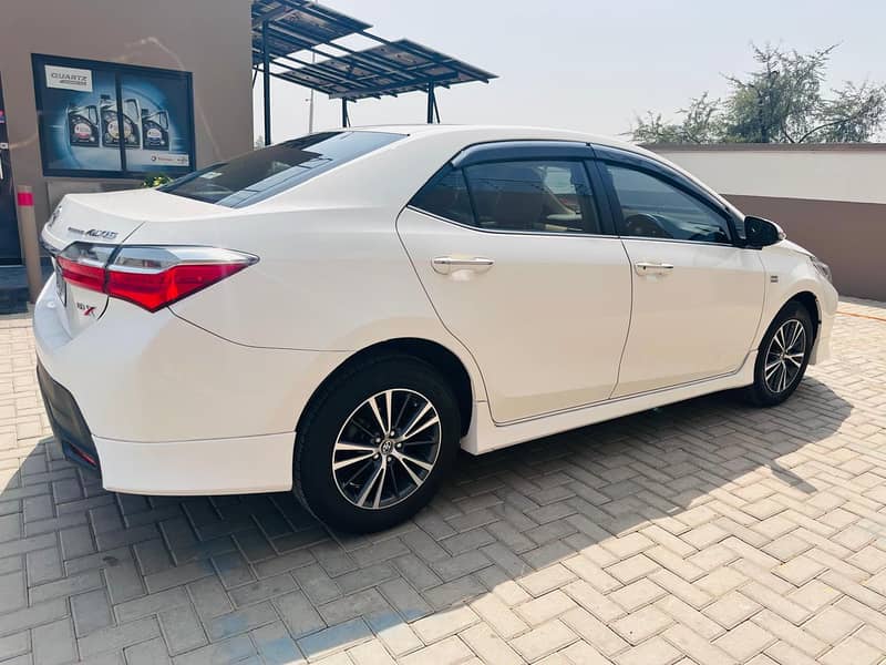 Toyota Altis Grande 1.8 X 2021 (Beige Interior) 3