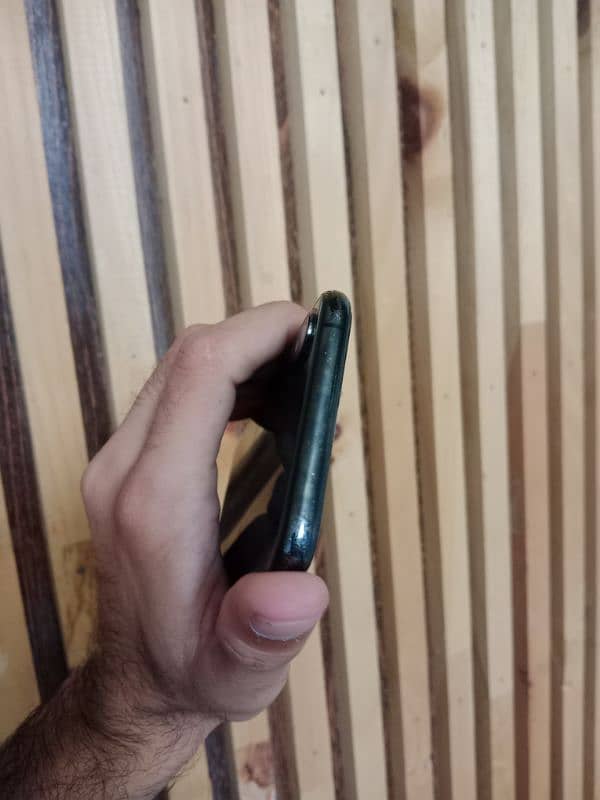 xs black colour 4