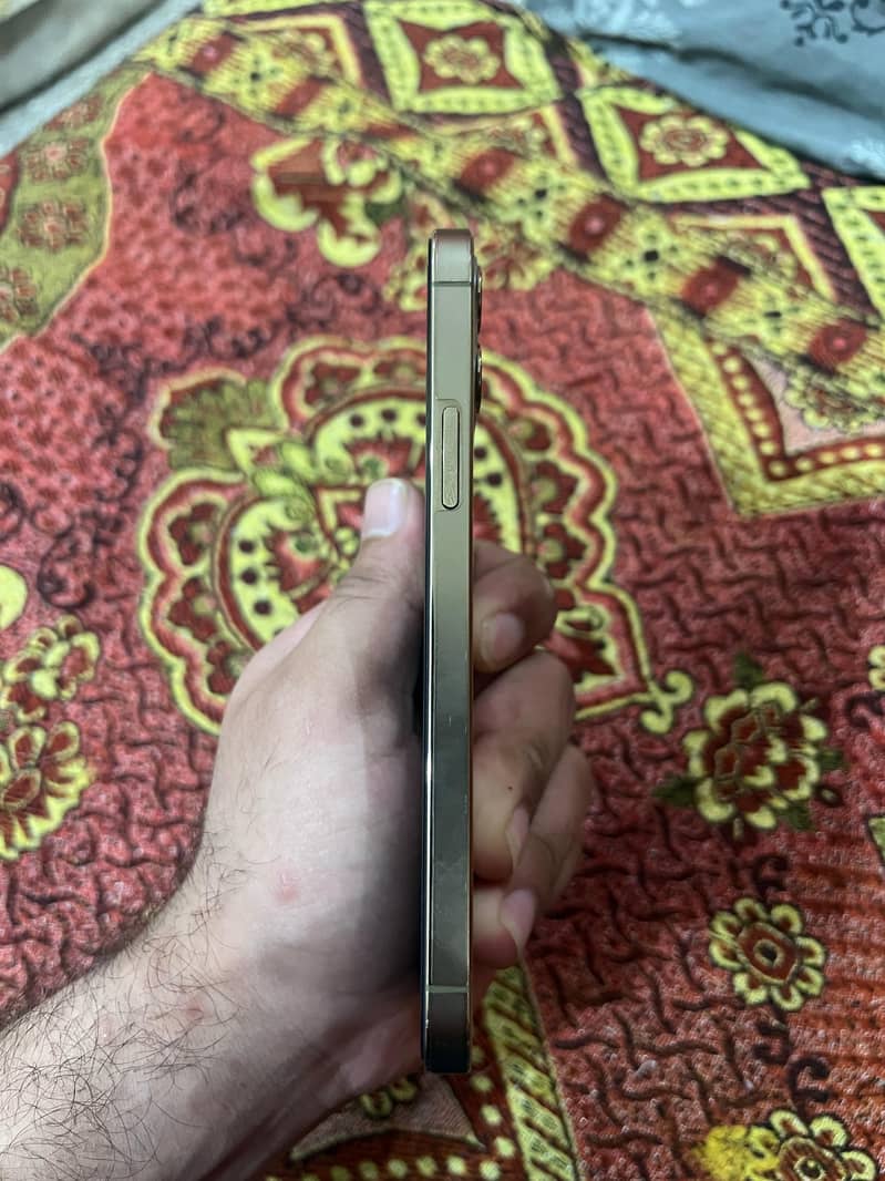 Iphone 12 pro 10 by 10 PTA approved 3